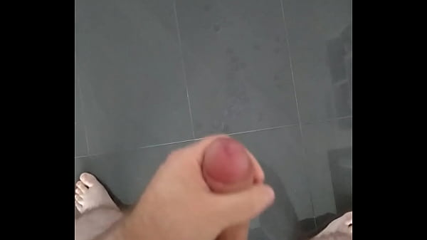 M&oacute;j wytrysk na podłogę