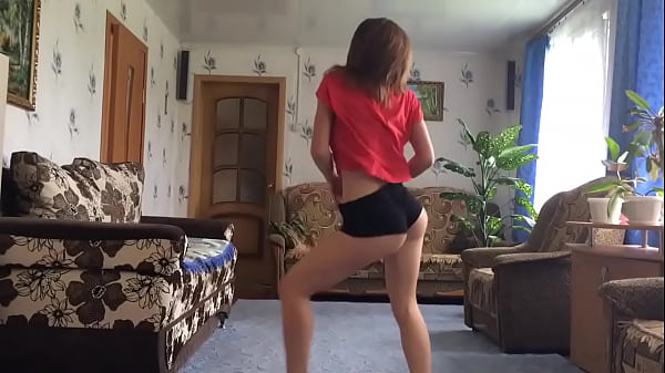 18 year girl twerking