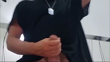 A.P.O. &ndash; GEMITI E SUSSURRI PROIBITI &ndash; MASTURBAZIONE LENTA FINO ALL&rsquo;ORGASMO &ndash; TROPPO VICINO PER IGNORARLO | SEGA CAZZO GROSSO IN PRIMO PIANO E INTENSO ORGASMO CON OMAGGIO DI SBORRA CALDA (POV)  