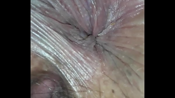 Que tal el culo de mi esposa.les gustar&iacute;a chuparlo