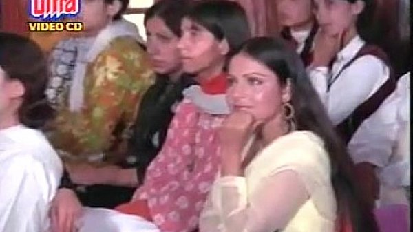 YouTube - Main pal do pal ka shayar hun.... (Kabhi Kabhie).FLV