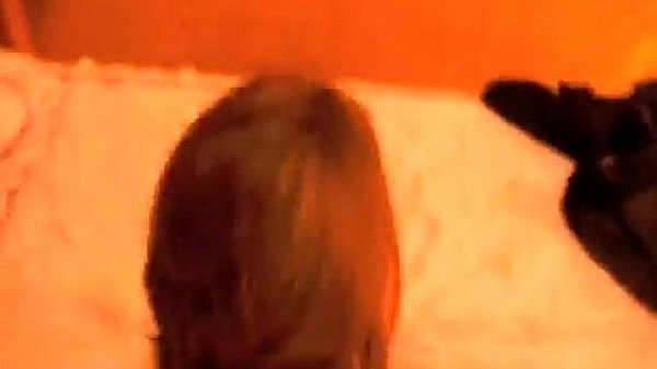 esposa infiel moviendose  