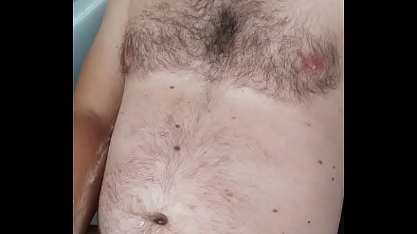 Imi place foarte mult sa ma masturbez la webcam si sa imi beau pisatul si sperma! I really like to masturbate on the webcam and drink my piss and cum! 