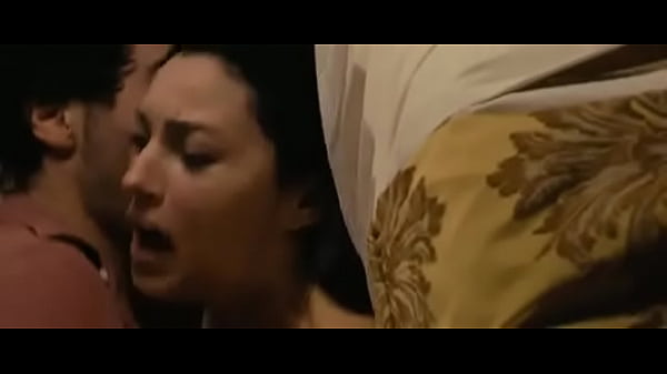 Monica Bellucci - Don't Look Back