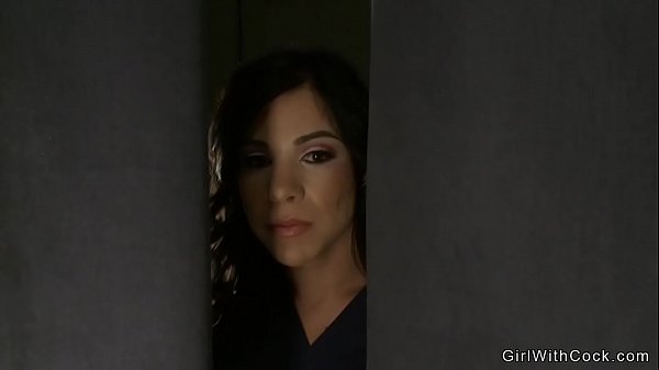 Dark haired tranny nurse anal fucked patient