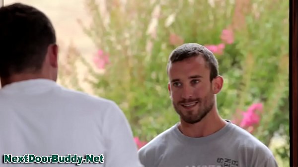 Muscly jock cums tugging