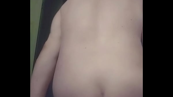 Kimslut prepares her ass for pain 