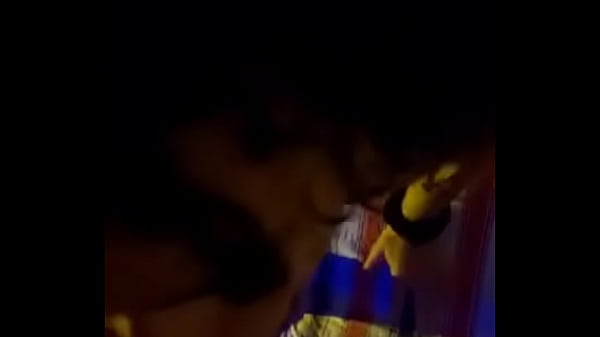 Chupando o motoboy que veio entregar pika aqui em casa 