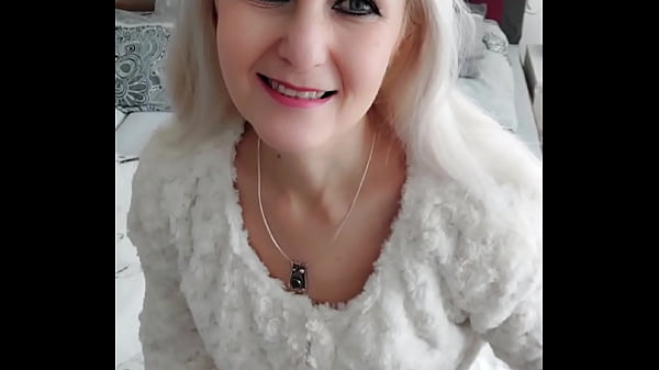 Sensual blonde MILF Susan playing with herself