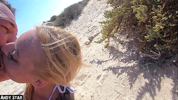 CUMSHOT IN DEN MUND OUTDOOR-BLOWJOB AM STRAND  