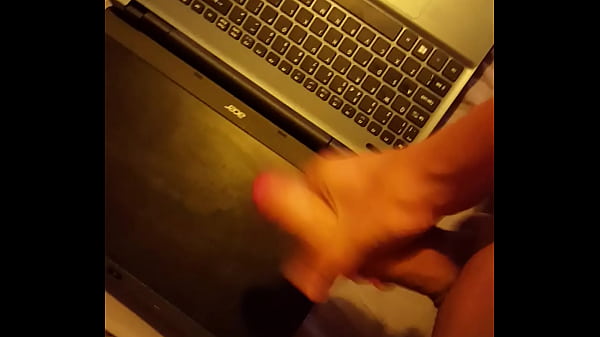 Guy wanks over Sommer Ray's Ass 