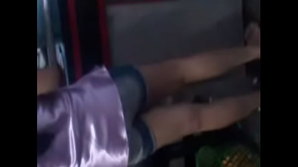 Gostosa na fila do mercado  