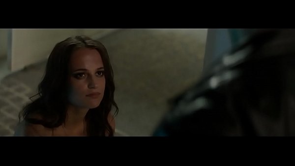 Alicia Vikander A Gun 2014