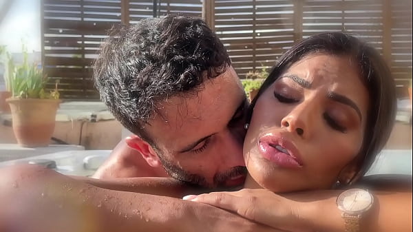 Bande annonce | Une femme d'affaire tr&egrave;s exigeante &agrave; des besoins sexuels tr&egrave;s profonds