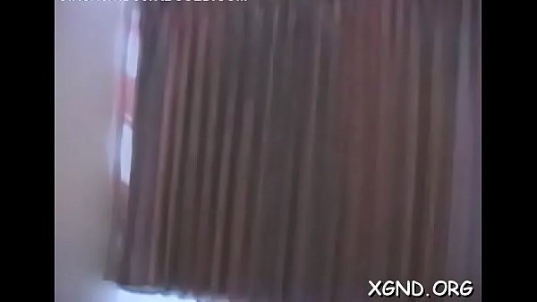 Curvy dilettante gets toyed with  