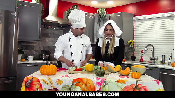 Instructional video - How To Stuff A Turkey!