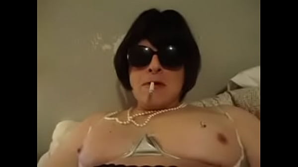 Cd Nikki the smoking slut 