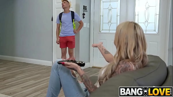 StepMothers Are Always Helpful Johnny Love, Mayara Lopes