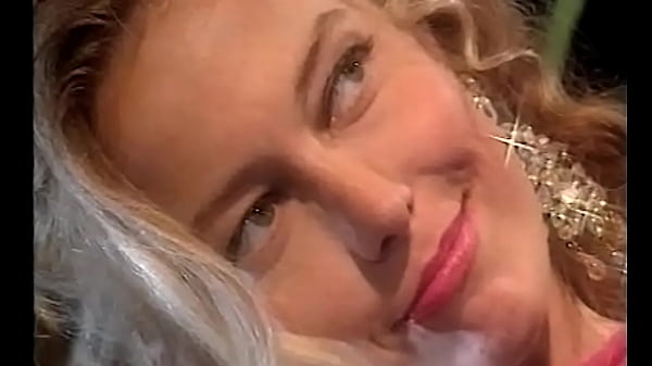 MOANA POZZI - ITALIAN PORN ICON OF THE 90S - SOFT CLIP