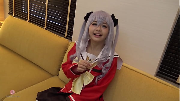 ろり制服姿で自信がある手コキをするも、途中お嬢様制服に着替えて興奮しちゃって身体が熱くなってしまい手コキしながらオナニーを始めちゃう！