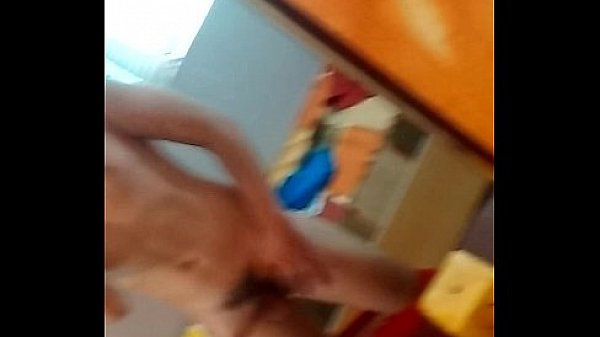 anderson novinho gozando gostoso e mostrando o corpinho