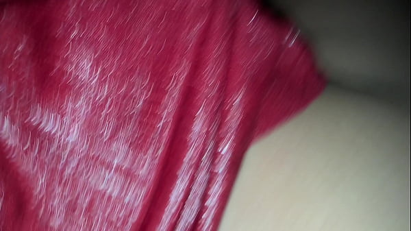 Estava sozinha gravando um video para meu corno, e o comedor pediu para entrar e fazer o servi&ccedil;o ao vivo (RED) 