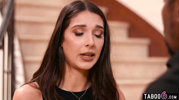 Young mistress came to visit the stepson of the man she was dating