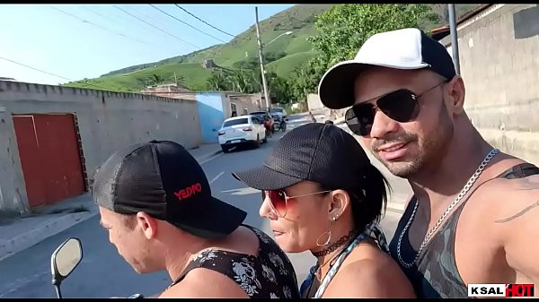 chegando em casa depois de muita orgia , pedi para socar firme no teu cuzinho gostoso  