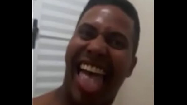 M&eacute;nage dois irmaos e prima