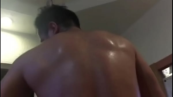 D&aacute;ndome a mi jefe, disfruto su verga