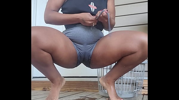 Ebony outside pee