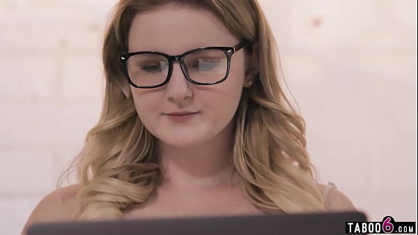 Still a virgin but this blonde BBW teen needs to make some cash somehow