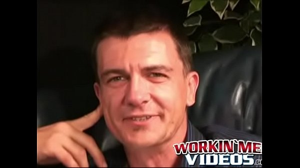 Older amateur plays with his fat dick