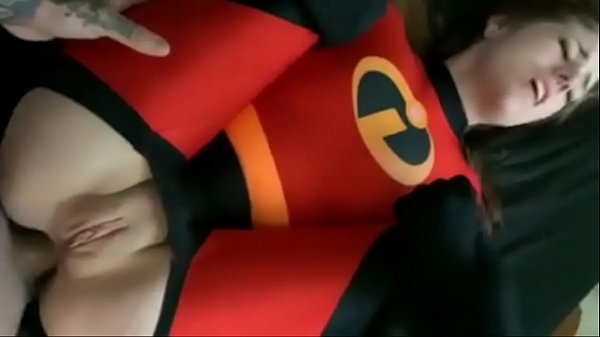 Hermosa chica en traje de Violetta