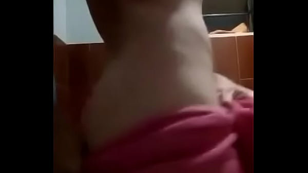 Hot ass playing with the towel in the ass  