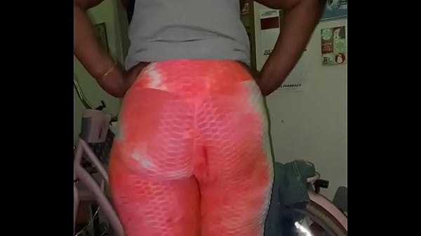 Big booty gape granny built like a stallion  