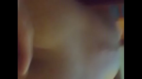 ninfeta transex sentando na vara