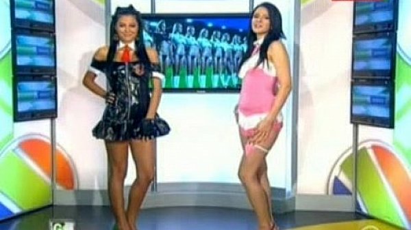 Goluri si Goale ep 13 Gina si Roxy (Romania naked news)