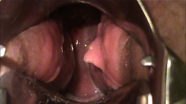 voyeur nicole rubs her clit with a speculum in her pussy. shows her contractions