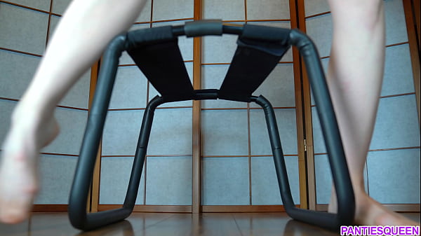 MILF is milking pussy with huge dildo and hitachi