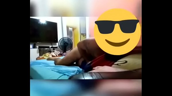 Cdzinha cumprindo sua fun&ccedil;&atilde;o de satisfazer macho