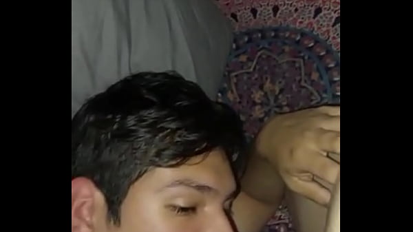 Perra latina chupa pene por primera vez