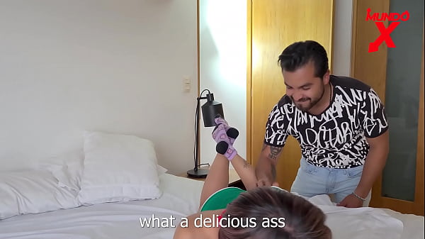 Atrap&eacute; a mi amigo mirando mi culo y me folla  