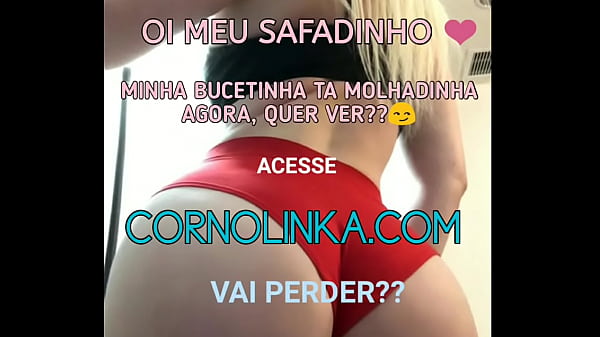 passando as maos nos peitos cheia de tes&atilde;o