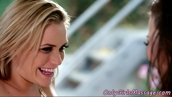 Asian masseuse pussyfingered by beauty client