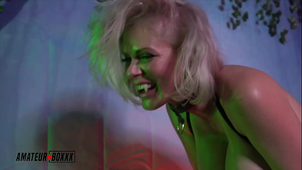 Young Student calls on VAMPIRE & Gets FANG BANGED - Amateur Boxxx