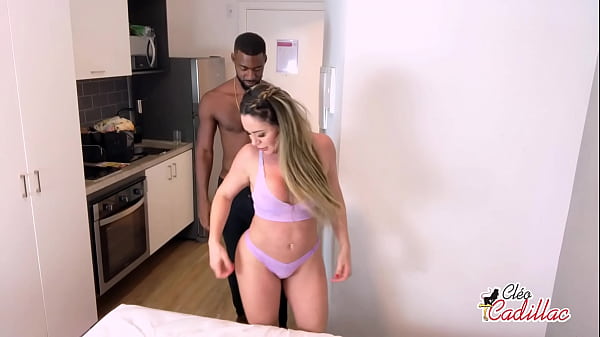 CLEO CADILLAC - O T&Eacute;CNICO DA TV CHEGOU E GOZOU NA MINHA CARA.