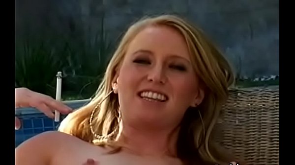 Pretty honey smokes alone