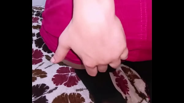 Puta pelirroja en lencer&iacute;a roja  