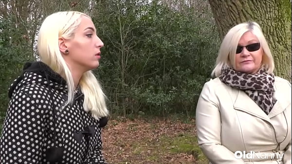 Big Tit Mature MILF Gets Pussy Licked By Blonde Lesbian